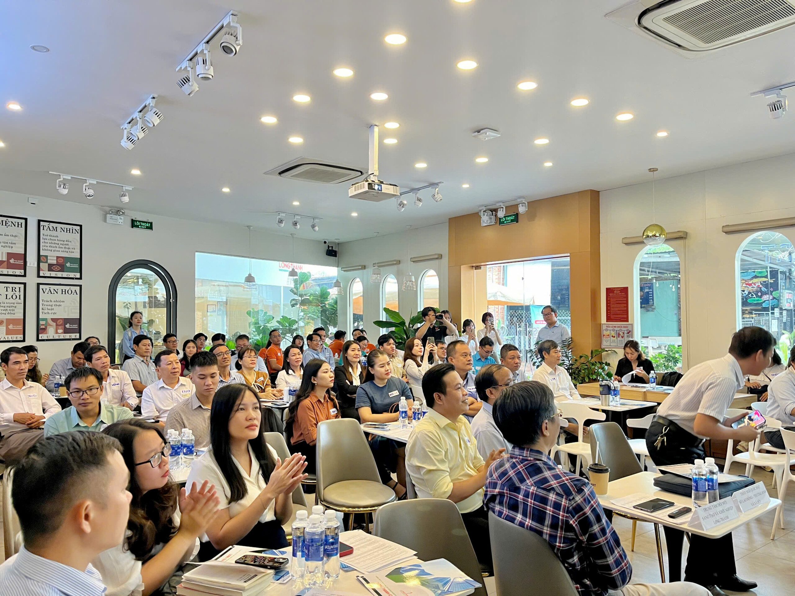 Hình đại diện