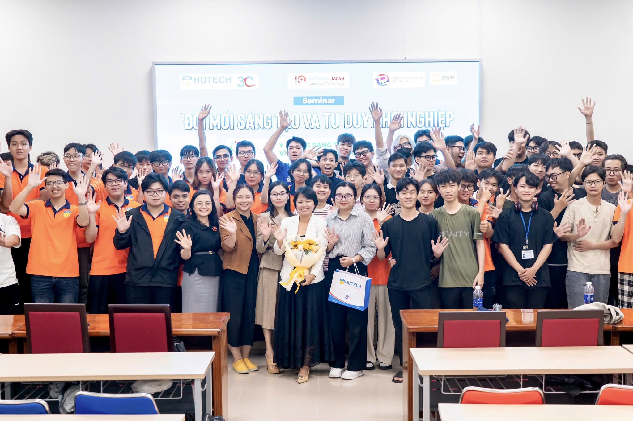 LONG THÀNH ICENTER ĐỒNG HÀNH CÙNG HUTECH TRONG CHƯƠNG TRÌNH “Ý TƯỞNG SÁNG TẠO XANH VÌ TƯƠNG LAI PHÁT TRIỂN BỀN VỮNG”